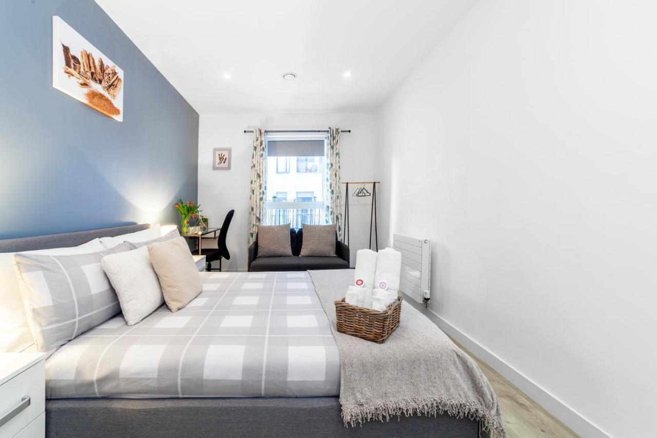 Private Double Bd With Optional Balcony, 15 Mins To London Cc 아파트 외부 사진