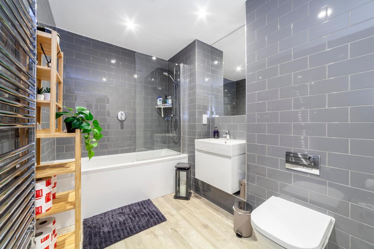 Private Double Bd With Optional Balcony, 15 Mins To London Cc 아파트 외부 사진