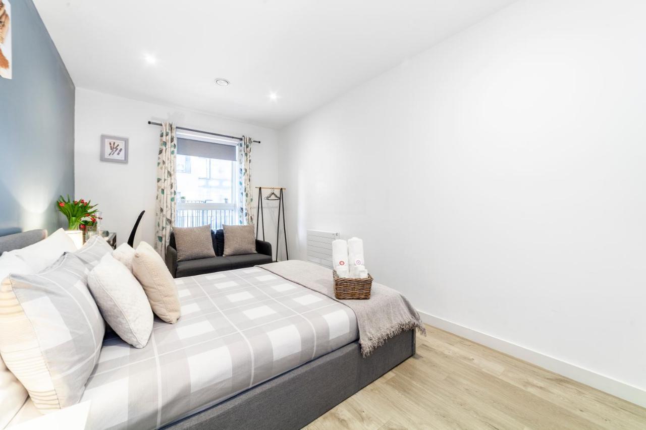 Private Double Bd With Optional Balcony, 15 Mins To London Cc 아파트 외부 사진