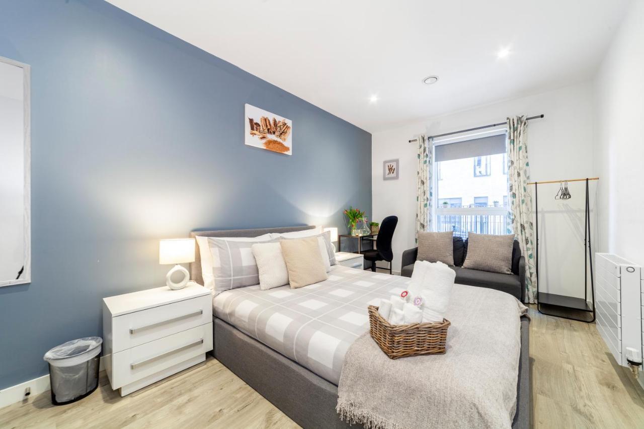 Private Double Bd With Optional Balcony, 15 Mins To London Cc 아파트 외부 사진